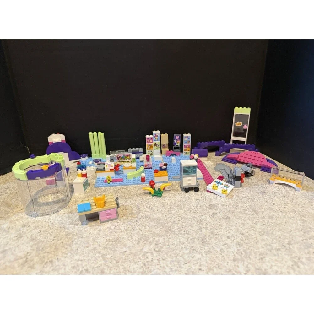 LEGO Friends 41320 Heartlake Frozen Yogurt Shop Building Only No Figures parts